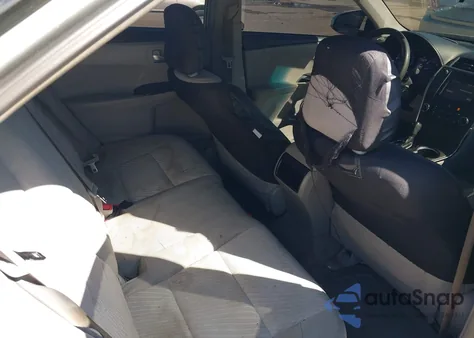 2016 Toyota Camry Le z USA, uszkodzony, nr VIN 4T4BF1FK5GR575768